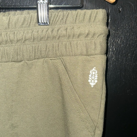 NWT Free People FP Movement Sunny Skinny Sweatpant Joggers in Everest Olive Sz L - Picture 4 of 10